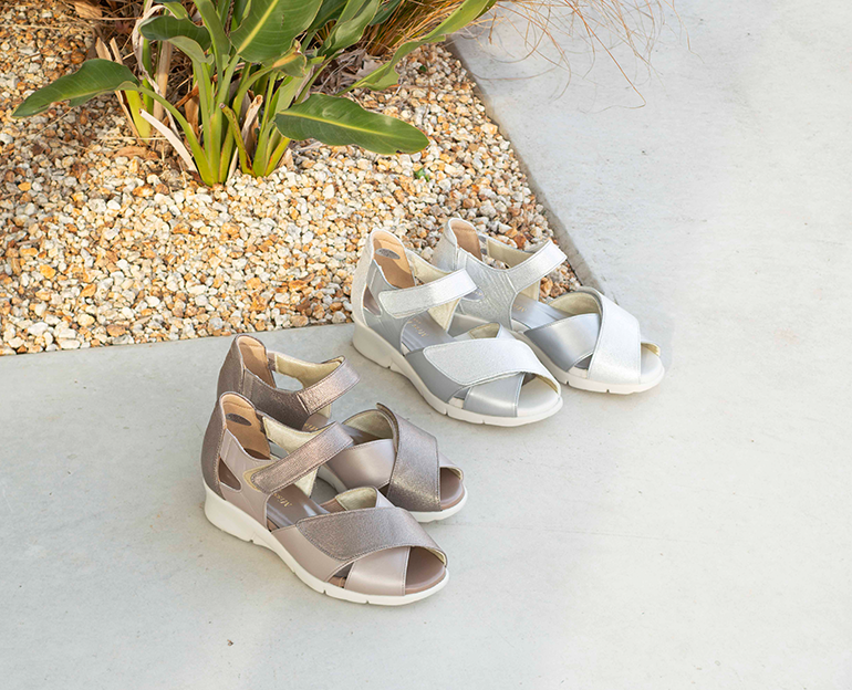 4E コンビクロスサンダル