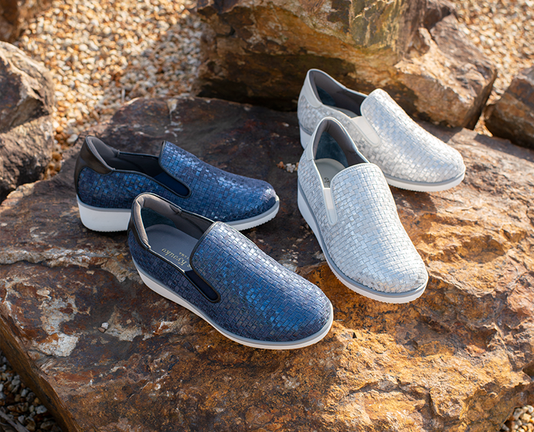 ４E 水面のきらめきメッシュスリッポン