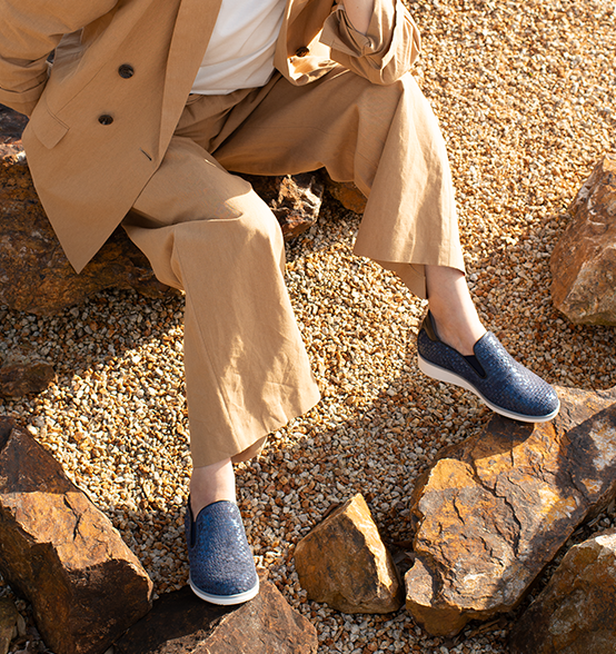 ４E 水面のきらめきメッシュスリッポン